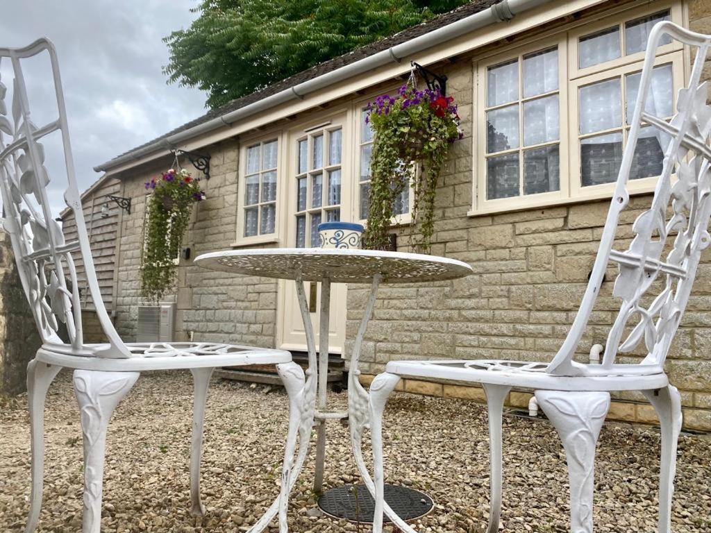 Heart Of The Village Cotswold Cottage In Crudwell. Exterior foto